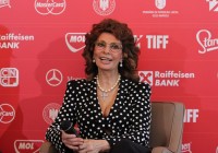 Sophia Loren la TIFF. Eleganță în stil italian la 81 de ani.