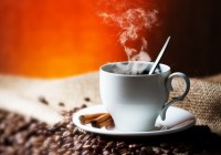 Cafeaua nu cauzează cancer, dar băuturile extrem de fierbinţi ar putea. Afla mai multe aici: